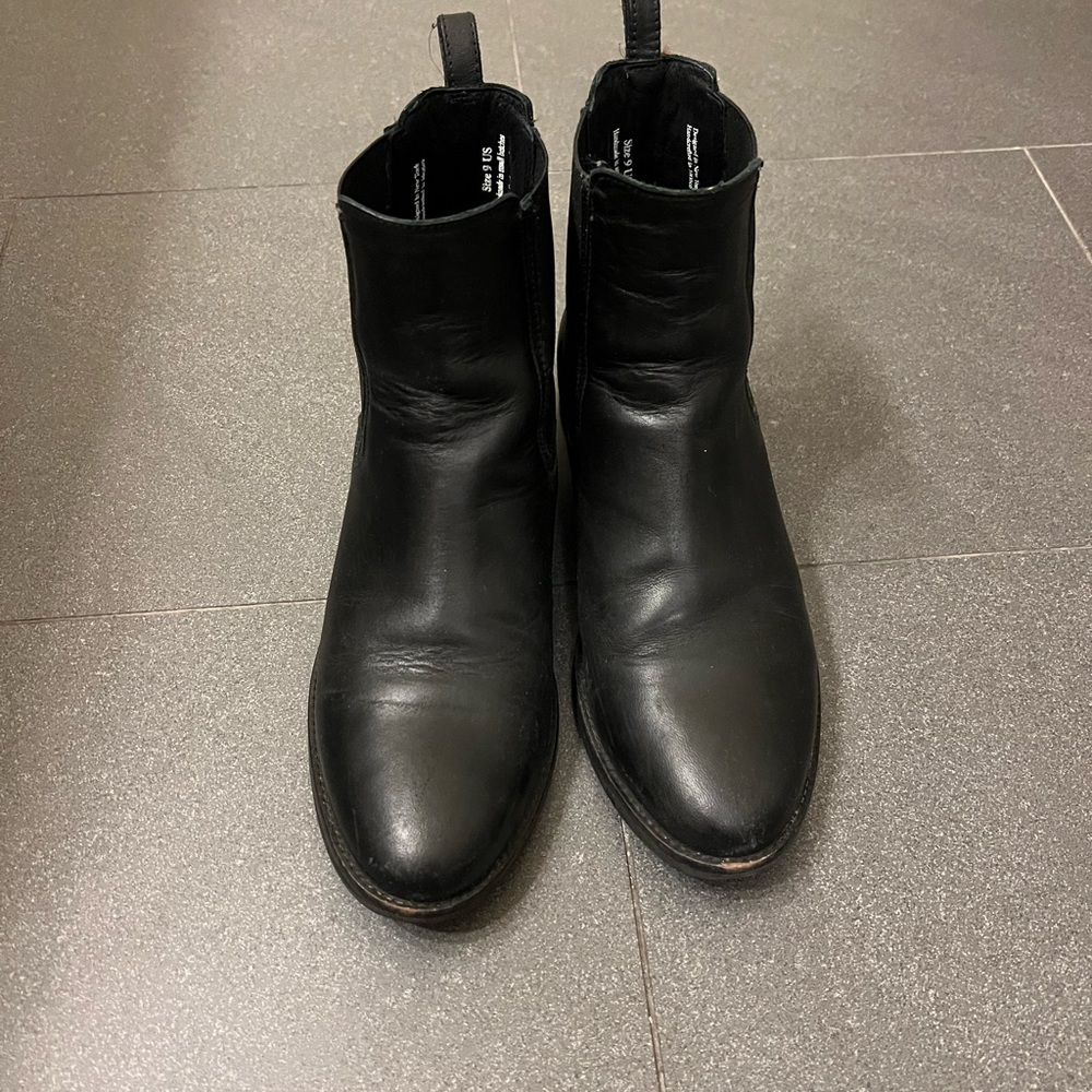 Thursday Chelsea boots